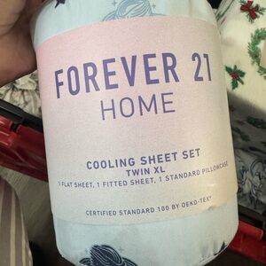 Forever 21 Home Cooling Sheet Set - Twin XL, Pink and Blue